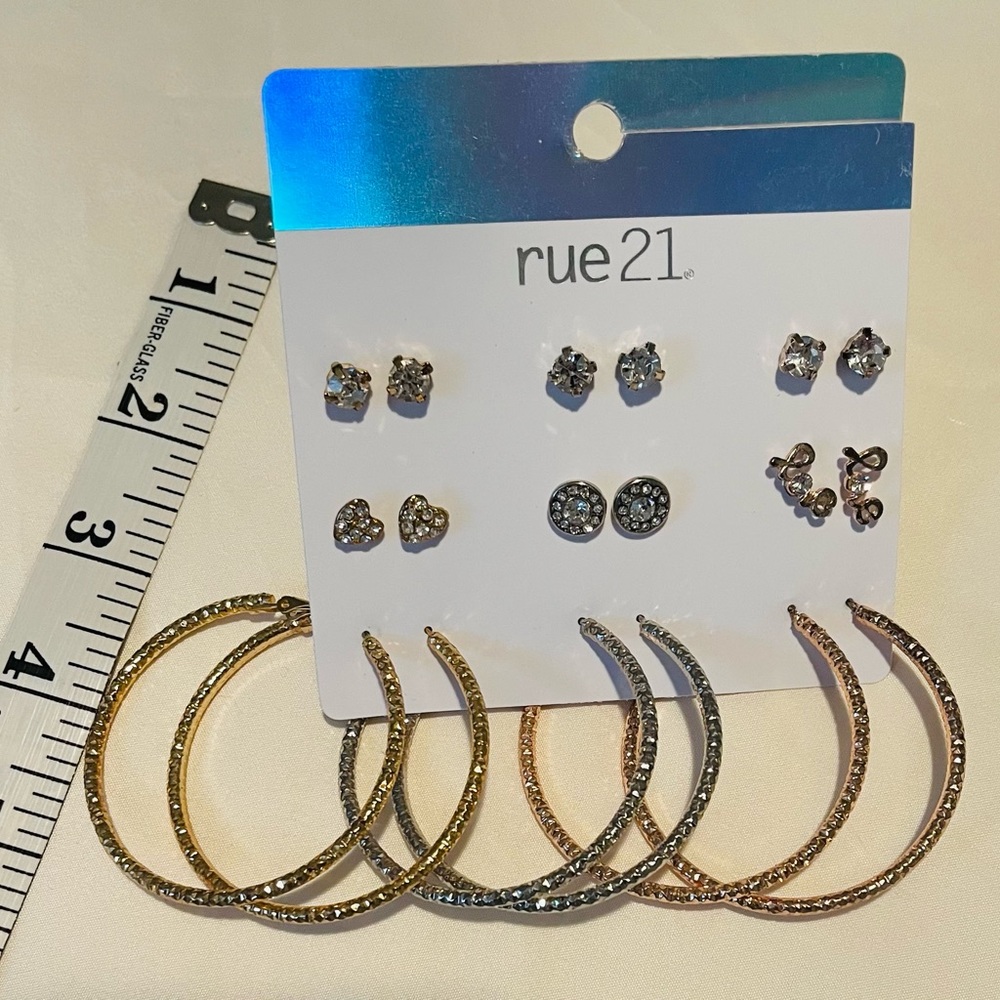 rue 21 9 pair of Earrings New